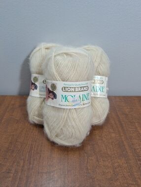 Vtg NOS 3 Skeins Lion Brand MOLAINE Mohair Look Yarn Acrylic Beige/Cream Italy